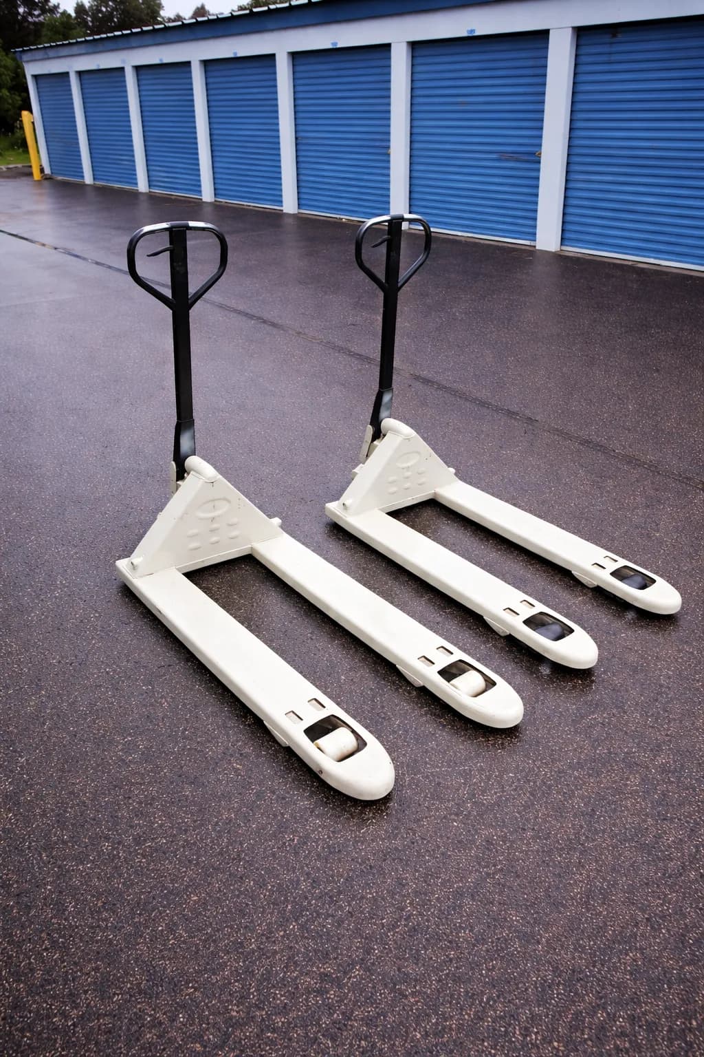 Crown pallet jack
